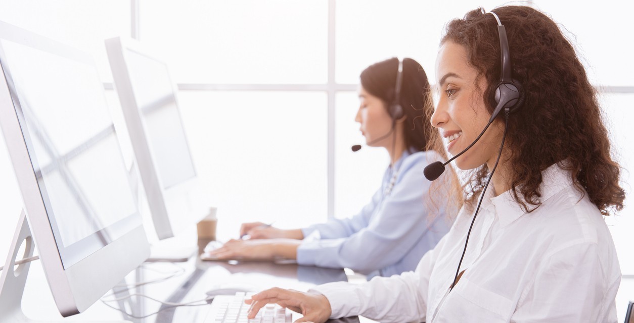 Il Futuro degli operatori umani nel Servizio Clienti: Ruoli, Sfide e Opportunità nell’Era dell’AI